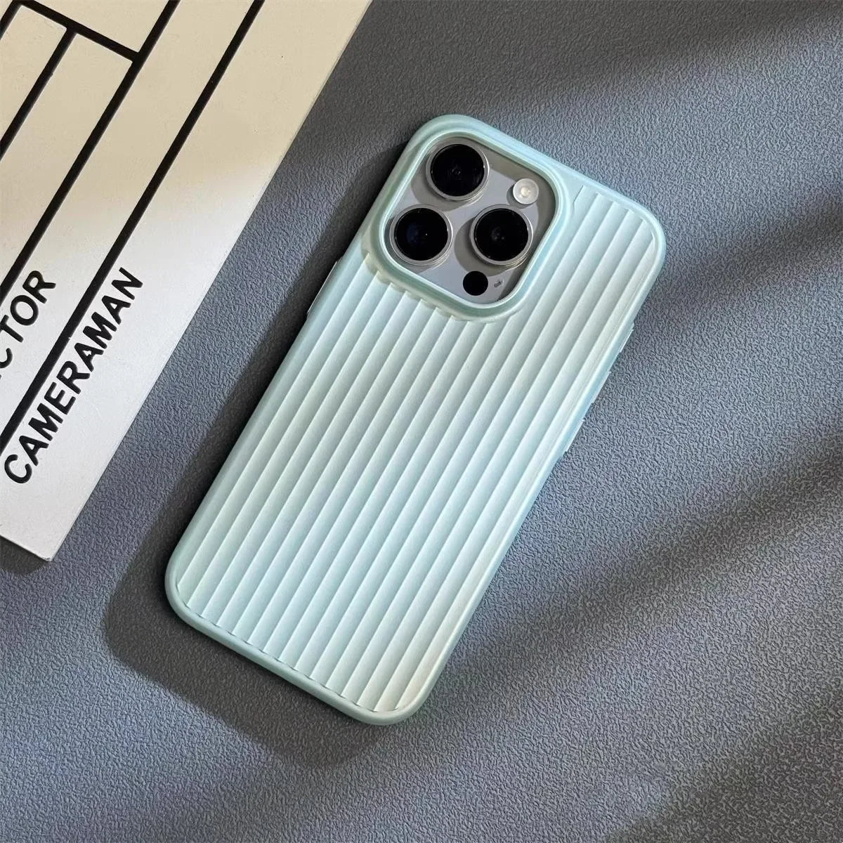 Coque iPhone titanium militaire ultra-fine