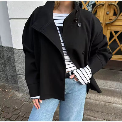 Elise – Veste Courte Croisée de Luxe