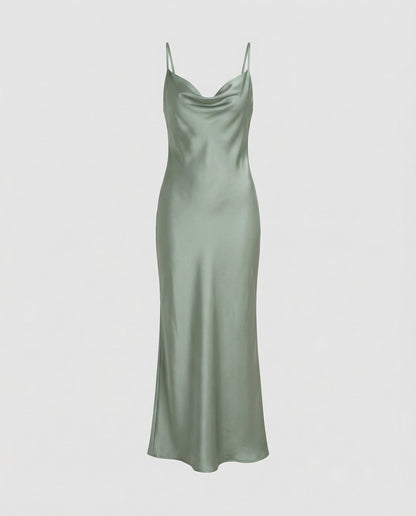 Robe satinée élégante femme tendance