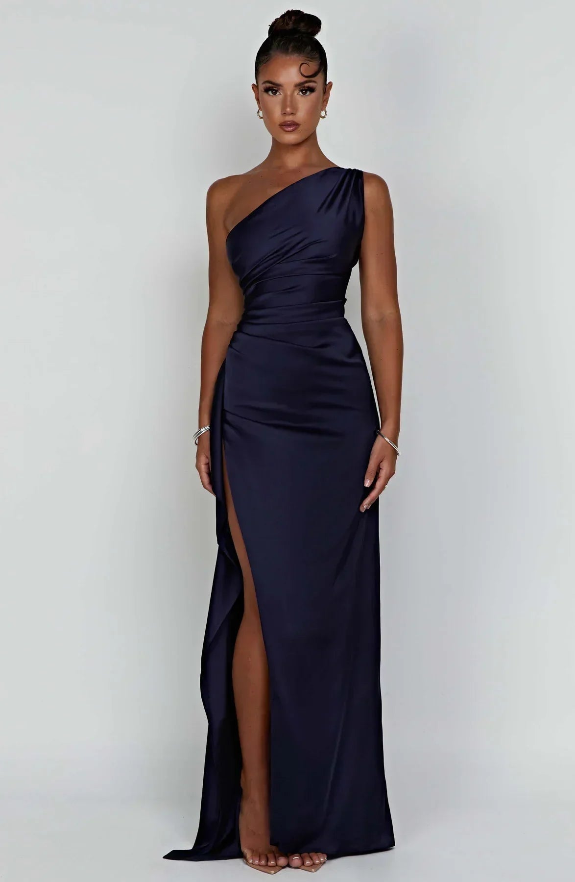 Robe de soirée satinée élégante