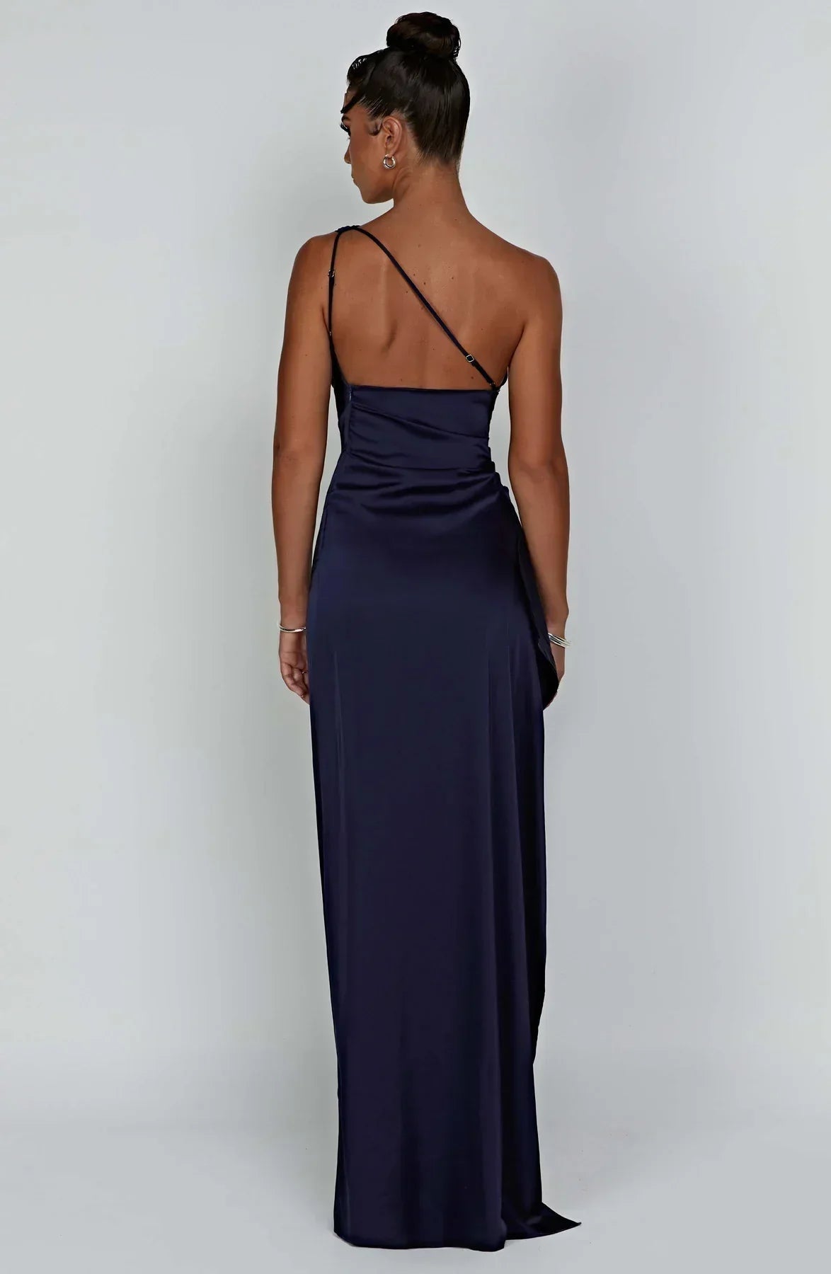 Robe de soirée satinée élégante
